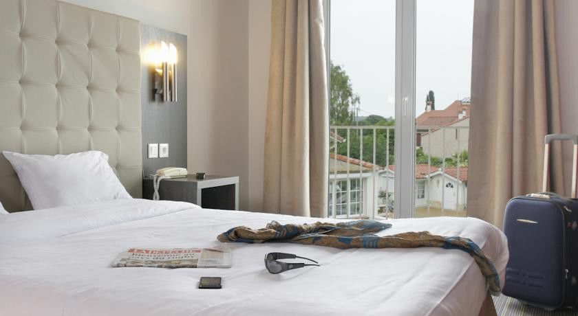 Hotel The Originals Perpignan Sud Le Grillon D'Or Le Boulou Exterior foto