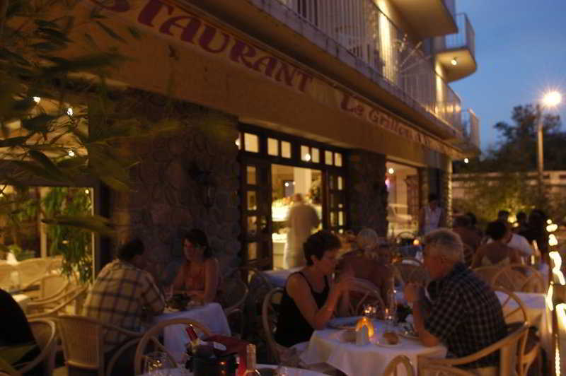 Hotel The Originals Perpignan Sud Le Grillon D'Or Le Boulou Exterior foto