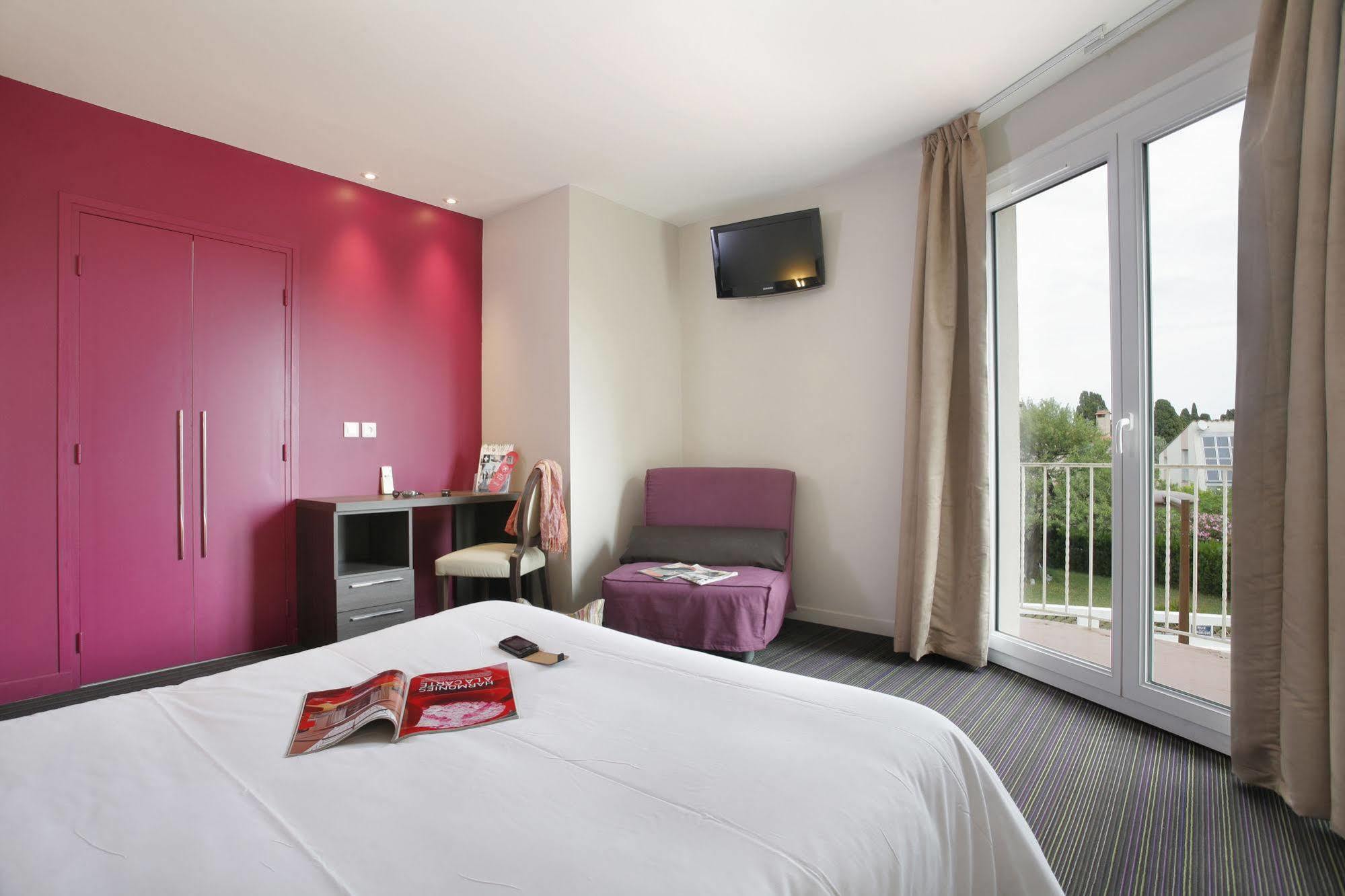 Hotel The Originals Perpignan Sud Le Grillon D'Or Le Boulou Exterior foto
